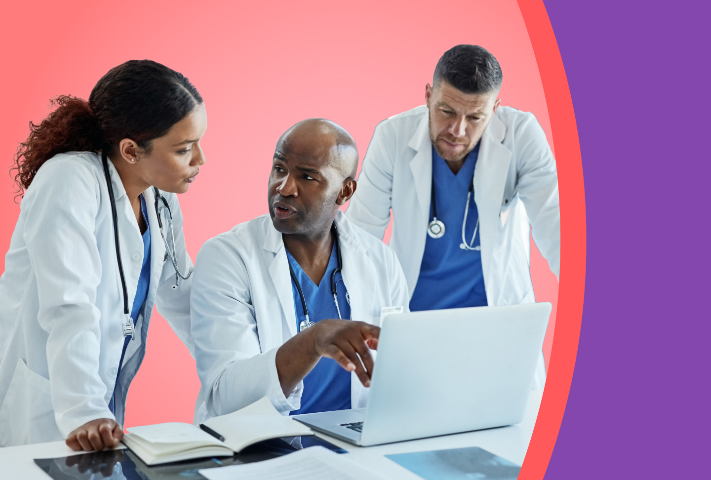 Wellstar Comprehensive Aortic Program Provides Complete Care for Aortic Conditions Image of providers consulting at computer