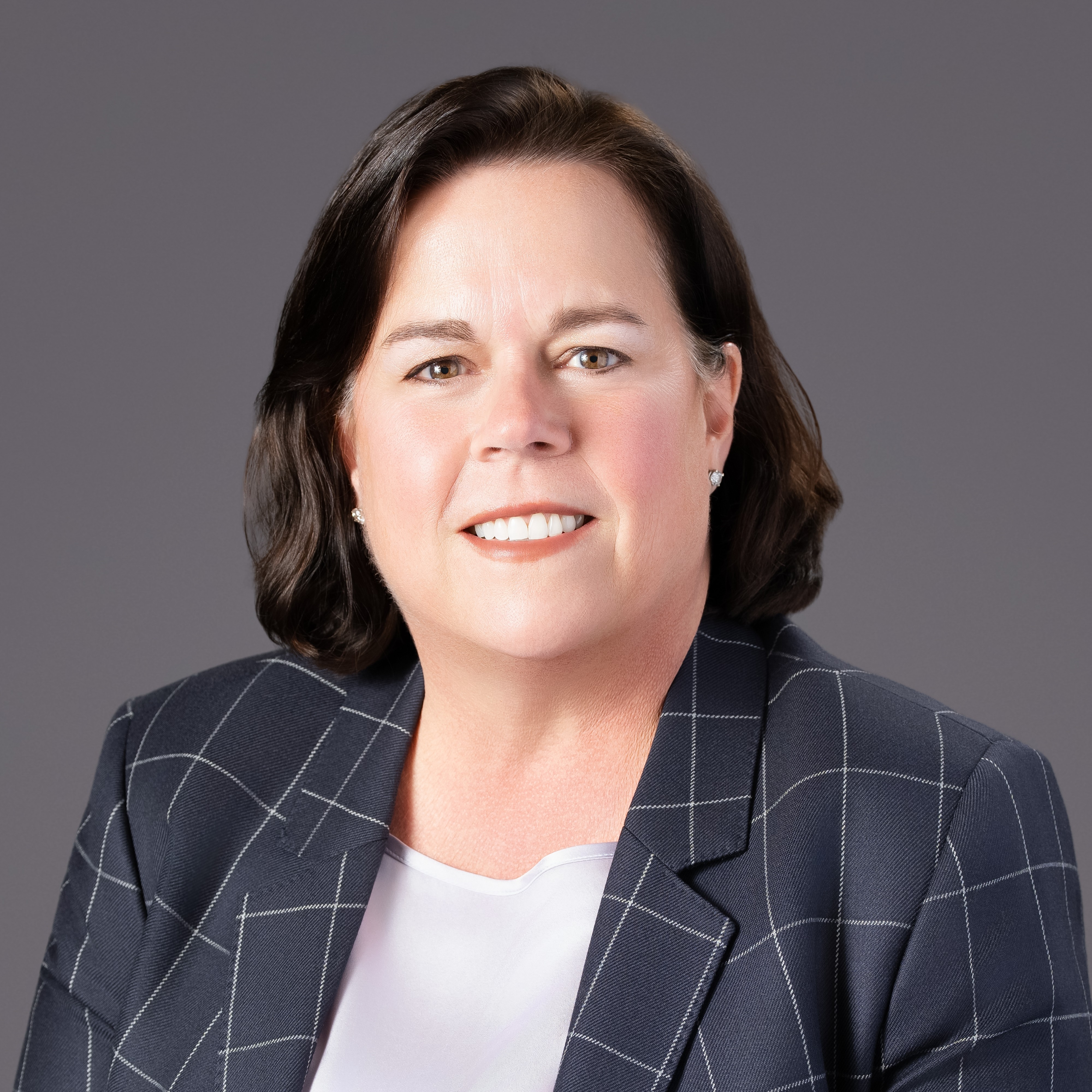 Friendly headshot of Heather Graham