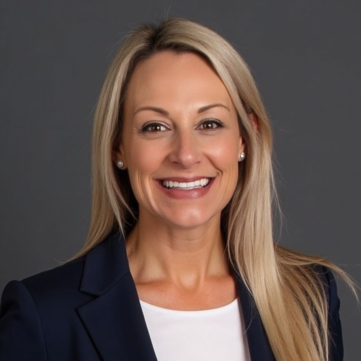 Friendly photo of Leslie Roberts