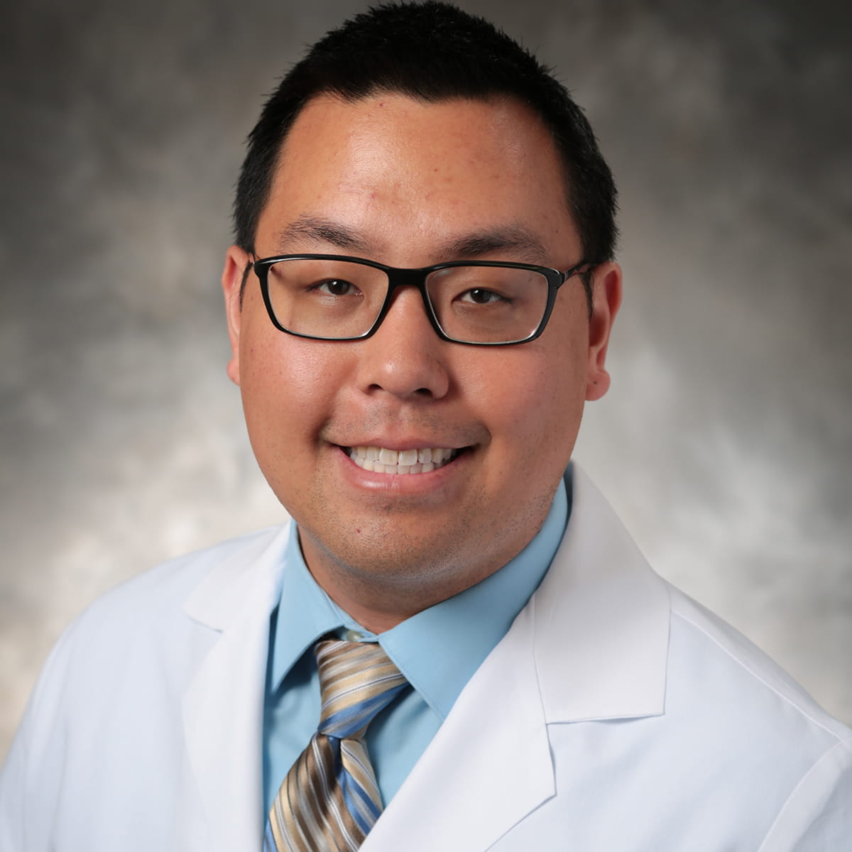 A friendly headshot of Cliff Lin, MD