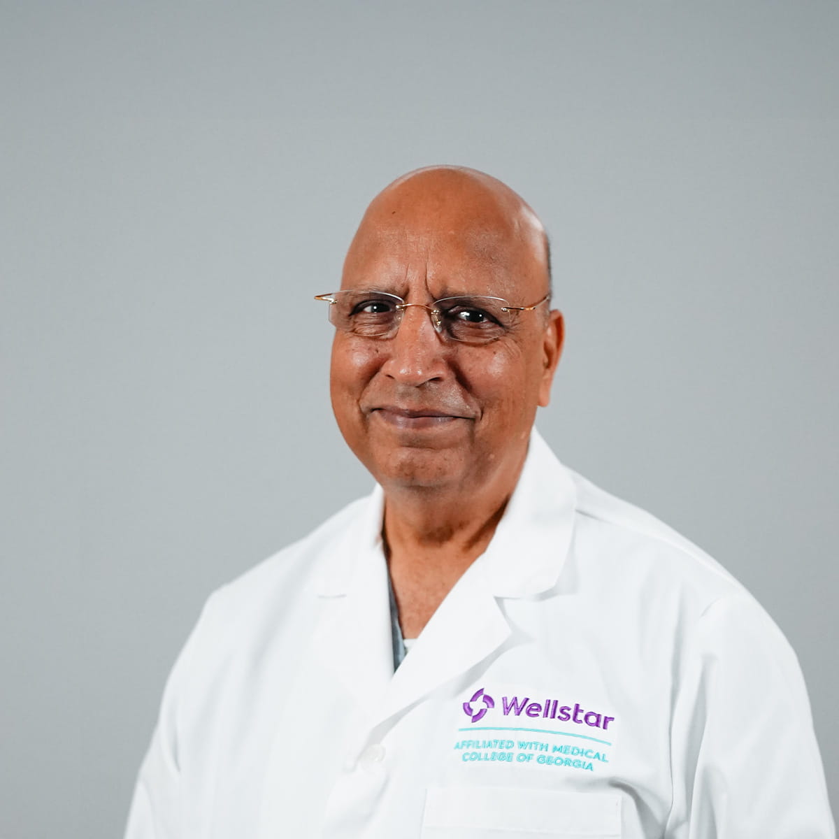A friendly image of Mahendra