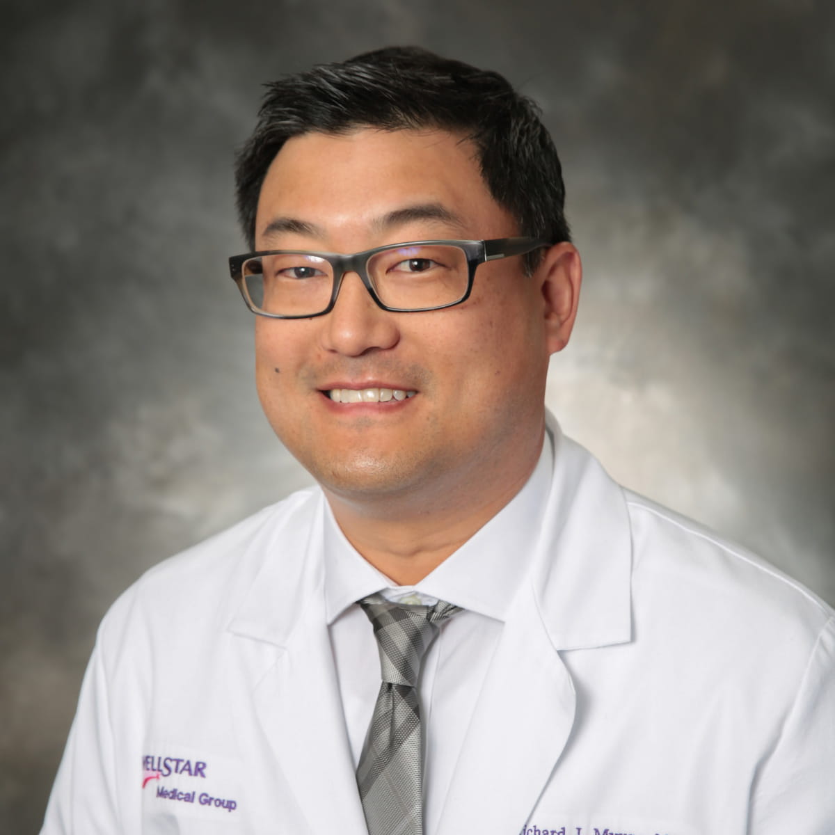 A friendly headshot of Richard Myung, MD