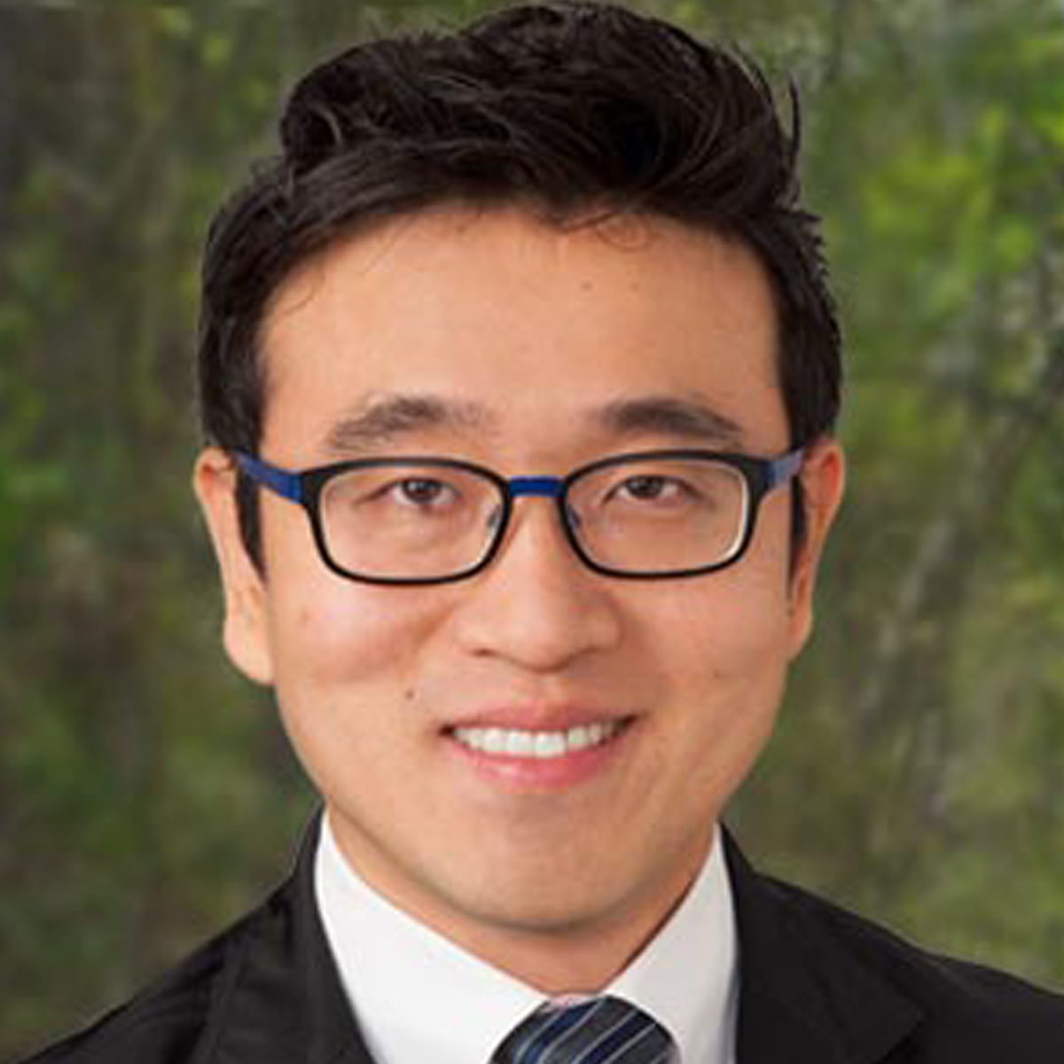 A friendly headshot of Taik Hyun Kim, MD