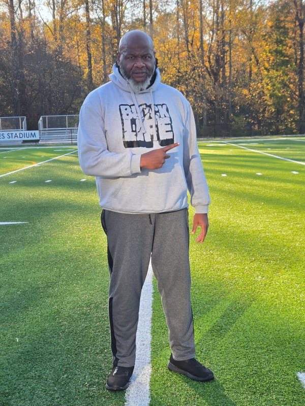 Eric Janeau stands tall and proud on the football field. With the support of his tight-knit network of doctors and the Wellstar Center for Best Health, the former All-American offensive tackle is overcoming health obstacles and inspiring others through his remarkable weight loss journey.